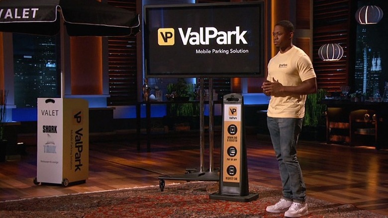 Val Park logo